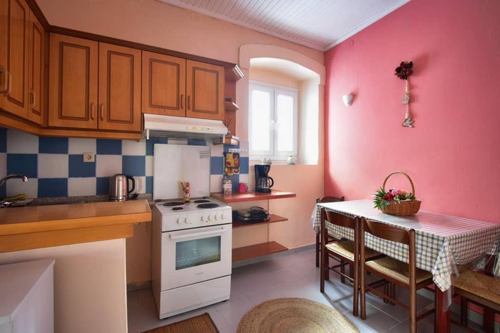 Nafsikas Apartment - Ipsos Beach Kültér fotó